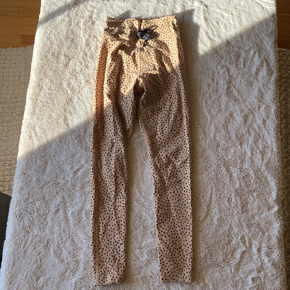 Sarah’s Day WFA leopard print leggings size small